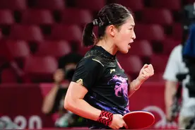 福原爱与国乒队员关系好 为刘诗雯送祝福图片