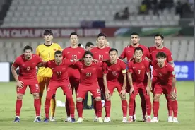置之死地而后生！归化齐登场，武磊射手王，中澳之战国足球员盘点图片
