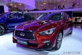 新款英菲尼迪Q50，2.0T油耗6升，落地22万，比A4帅气图片
