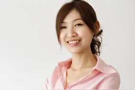 生了三女一儿的老婆跟别人跑了，他怎么办？女人为何这么狠心？图片