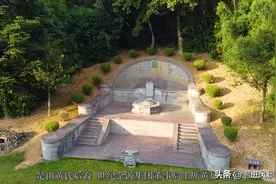 这是世纪金源集团老板黄如论专门为他修的，福建福州黄幹墓图片