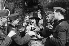 法国跟德军打了42天就投降，为何中国沦陷一半土地，却死战到底？图片