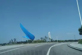 山东潍坊白浪河摩天轮实拍，你们想坐到上面去看看吗？图片