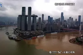 朝天门再现“鸳鸯锅”这次“汤底”竟然是反的图片