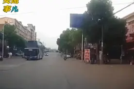 #看动图得警示#拐弯不让直行排事故第一 其实教练早就教过你图片