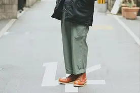 敢在这个冬天里横行无忌的男人，衣柜里都不缺这3条裤子图片