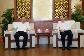 卢荣春：优势互补 精诚合作 互利共赢 共同探索一条政企合作发展的新路子图片