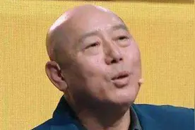 李成儒评价儿子：没能力，没本事，就看上去人模狗样的图片