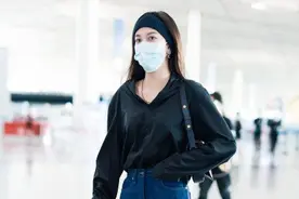 分手后的宋妍霏，街拍又飒又酷，会穿的女孩果然很自信图片