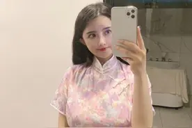 古阿扎晒紧身照片衣服紧绷引热议，网友：还是皮克桃最完美图片