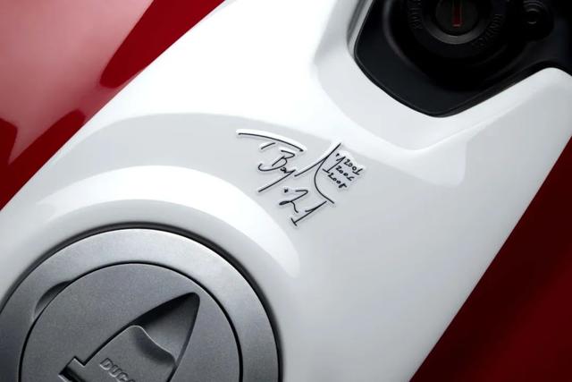 杜卡迪推出Panigale V2特别版，纪念“最强油漆工”夺冠20周年