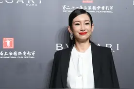 秦海璐穿黑色套装超A，这一套穿搭太适合通勤了图片