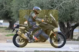 新款KTM1290 ADV大升级，性能更强、重量更轻图片