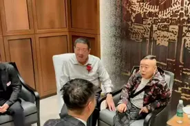 闫学晶儿子婚礼变演唱会，众明星上台助阵，王为念的表演最精彩图片