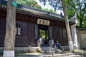湖北襄阳的历史古迹，诸葛亮隐居地，三顾茅庐发生于此图片