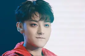 黄子韬捐款300万后下架自己品牌所有商品，全部出仓驰援河南图片