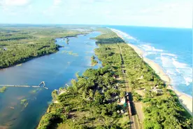 马达加斯加岛四面环海，为何要在东海岸开凿600多公里长的运河图片