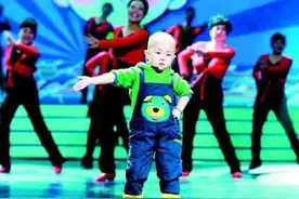 3岁走红5岁登上春晚！被父母当成摇钱树压榨，张峻豪如今怎么样了图片