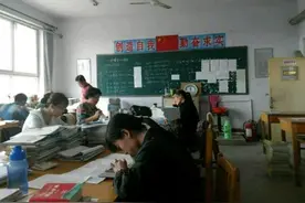 月薪3300有编制，月薪9000无编制，乡镇教师的现状与抉择图片