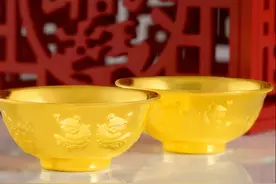 河南老农拿祖传金碗参加鉴定，专家：是文物要上交！农民：不交图片