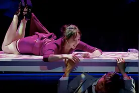 一吻成名？《舞蹈》陈镇威朱瑾慧激情热舞，惹得张艺兴嘟嘴学亲亲图片