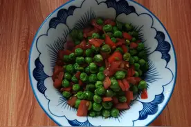 豌豆和它搭配在一起，简单一炒食欲倍增，连孩子都爱吃图片