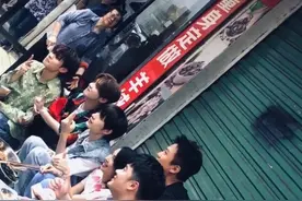 邓超回到江西南昌说起属于三十二年小时候的味道和“一毛钱奶奶”图片