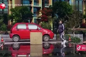 小品：文松为了抢车位真是有“被”而来，直接打上了地铺，真有才图片