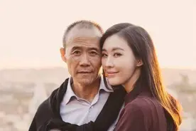 热吻巴乔，与汤臣集团一哥相恋，嫁给王石的田朴珺不简单图片