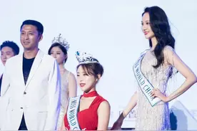 2020世界小姐中国区总冠军加冕仪式，李珮姗授冠图片