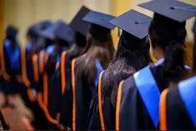 ​博士应聘社区干事，是浪费人才还是接地气图片