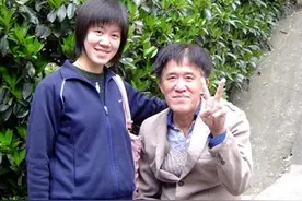 黄来女：763分考上武大，背着瘫痪父亲上学，后来怎样了？图片