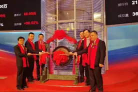 浙江男人，跑到非洲卖手机，最低80元一个，赚得130亿身家，凭啥图片