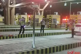 在服务区上了个厕所，车就被偷了？男子报警，结果竟闹了个大乌龙图片