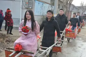 临沂胶车子推出幸福路，沂蒙山别样婚礼民俗图片