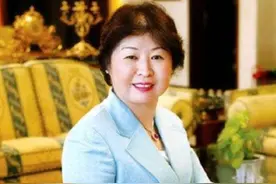 中国女首富，靠收废纸挣第一桶金，曾破产又重新身价270亿，凭啥图片