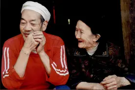 19岁小伙带29岁女子隐居深山50年，2001年被发现后问：毛主席可好图片