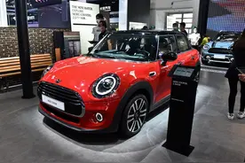 5.4L油耗灵活小代步车，原装进口品质高还经济，实拍MINI图片