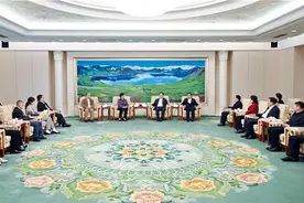 景俊海 韩俊一起会见农工党中央副主席、国家药监局局长焦红图片