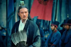 诸葛亮的《出师表》，为何要提到名不见经传的将军向宠？图片