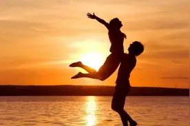 女生认定了你，想和你过一辈子，常会有这3个明显的表现图片