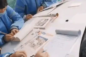 车主看到自己的车却不敢相认？善意的谎言却引来网友们大赞图片