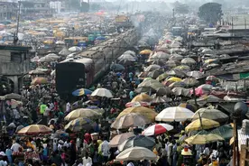 人口多到养不起，濒临“崩溃”的印度，就没想过计划生育？图片