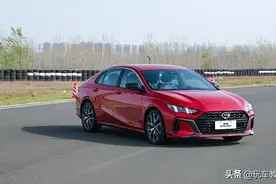 6.7秒破百！试驾传祺影豹，年轻人不能错过的轿车图片