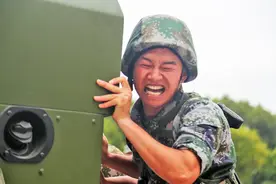 第71集团军王杰部队：火力全开，直击军体运动会图片