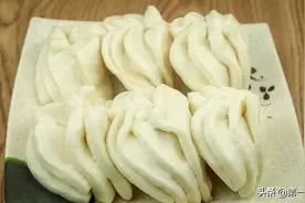 花卷的超简单做法，只用两根筷子就能捏花，在家几分钟就能搞定图片