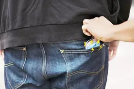 教你一招，别人一碰你手机，手机就会自动发出警报！