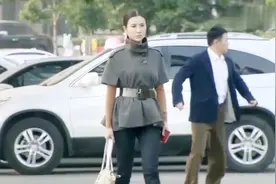 夫妻俩刚离婚，不料灾难来临，老公奋不顾身的救妻子，好感动视频封面