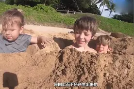 为什么去海边游玩，最好不要将身体埋进沙子中？看完后背一凉！