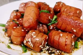 火腿肠最过瘾的吃法，锅里一煎，配上3种调料，一大盘都不够吃